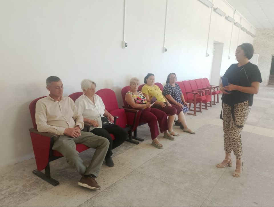 Встреча с жителями. Сегодня Член Общественного совета Тельмановского муниципального округа провела встречу с жителями в Гранитненском доме культуры Встреча с жителями. Сегодня Член Общественного совета Тельмановского муниципального округа провела встречу с жителями в Гранитненском доме культуры