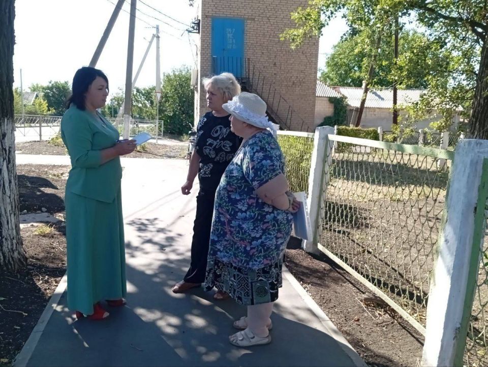Денис Зубов: Встреча с населением. Сегодня, 19 августа, заместитель главы администрации городского округа Иловайск Елена Леонидовна Кочетова провела встречу с населением на подведомственной территории администрации... Денис Зубов: Встреча с населением. Сегодня, 19 августа, заместитель главы администрации городского округа Иловайск Елена Леонидовна Кочетова провела встречу с населением на подведомственной территории администрации...
