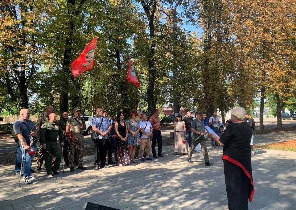 Дата, окутанная печалью: в Харцызске вспоминают варварский удар ВСУ по городу 17 августа 2014 года Дата, окутанная печалью: в Харцызске вспоминают варварский удар ВСУ по городу 17 августа 2014 года