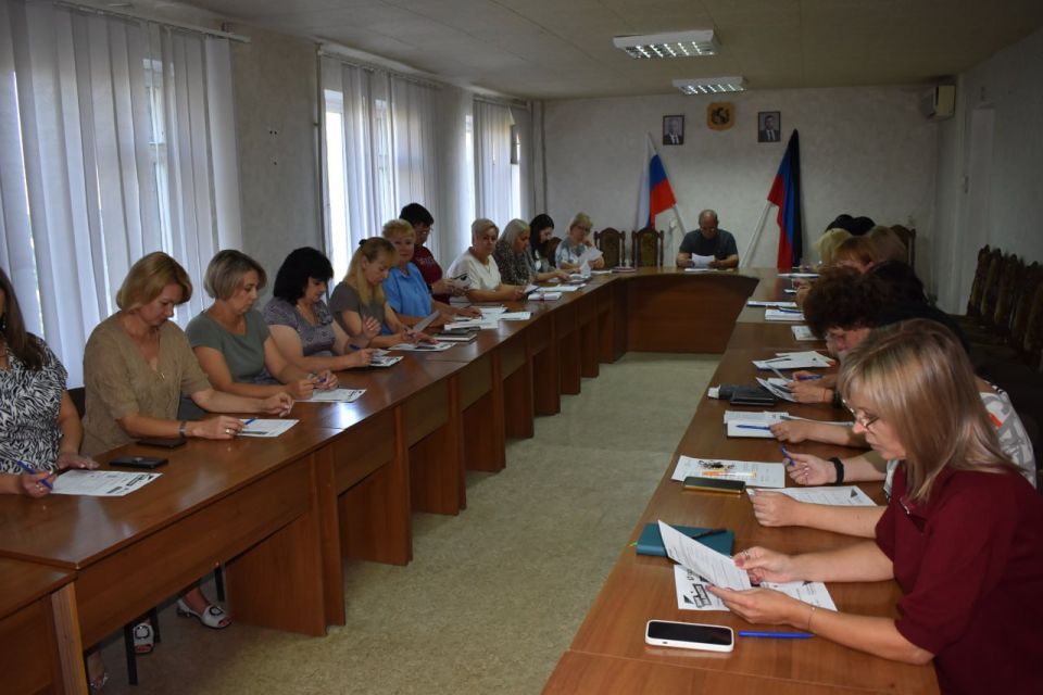 В Кировском обсудили развитие банковской сети В Кировском обсудили развитие банковской сети