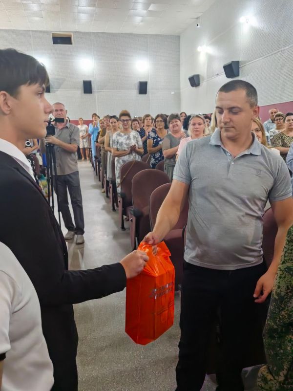 Василий Овчаров: Сегодня для педагогического сообщества Новоазовского муниципалитета проведена августовская панельная дискуссия "Педагогические и гражданские аспекты, от смыслов к действиям" Василий Овчаров: Сегодня для педагогического сообщества Новоазовского муниципалитета проведена августовская панельная дискуссия "Педагогические и гражданские аспекты, от смыслов к действиям"
