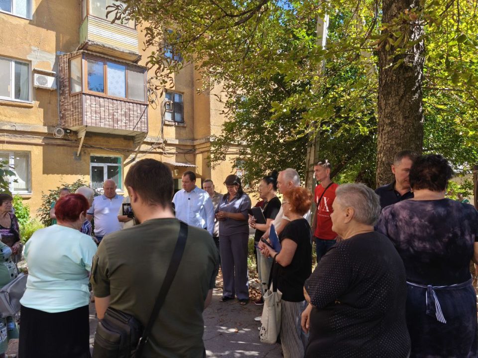Иван Адамец: В Куйбышевском районе обсудили вопросы ЖКХ на встрече с жителями улицы Электронной, 24 Иван Адамец: В Куйбышевском районе обсудили вопросы ЖКХ на встрече с жителями улицы Электронной, 24