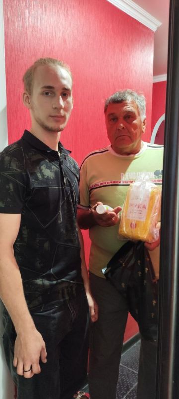 Сотрудники МБУ Центр культуры и досуга города Дебальцево провели волонтерскую акцию "Дари добро людям", направленную на поддержку пожилых жителей города Сотрудники МБУ Центр культуры и досуга города Дебальцево провели волонтерскую акцию "Дари добро людям", направленную на поддержку пожилых жителей города