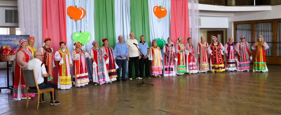 Праздничная программа «Яблочный Спас – будем рады видеть вас!» Праздничная программа «Яблочный Спас – будем рады видеть вас!»