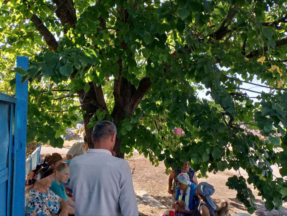 19 августа, в селе Гранитное по ул.Кирова начальник территориального отдела провел встречу с 19 августа, в селе Гранитное по ул.Кирова начальник территориального отдела провел встречу с