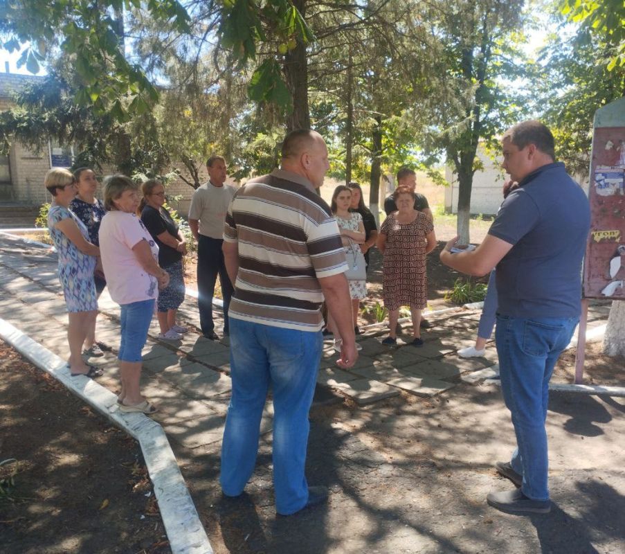 Встреча с населением. Первый заместитель Главы Администрации Тельмановского муниципального округа провел встречу с населением села Луково Встреча с населением. Первый заместитель Главы Администрации Тельмановского муниципального округа провел встречу с населением села Луково