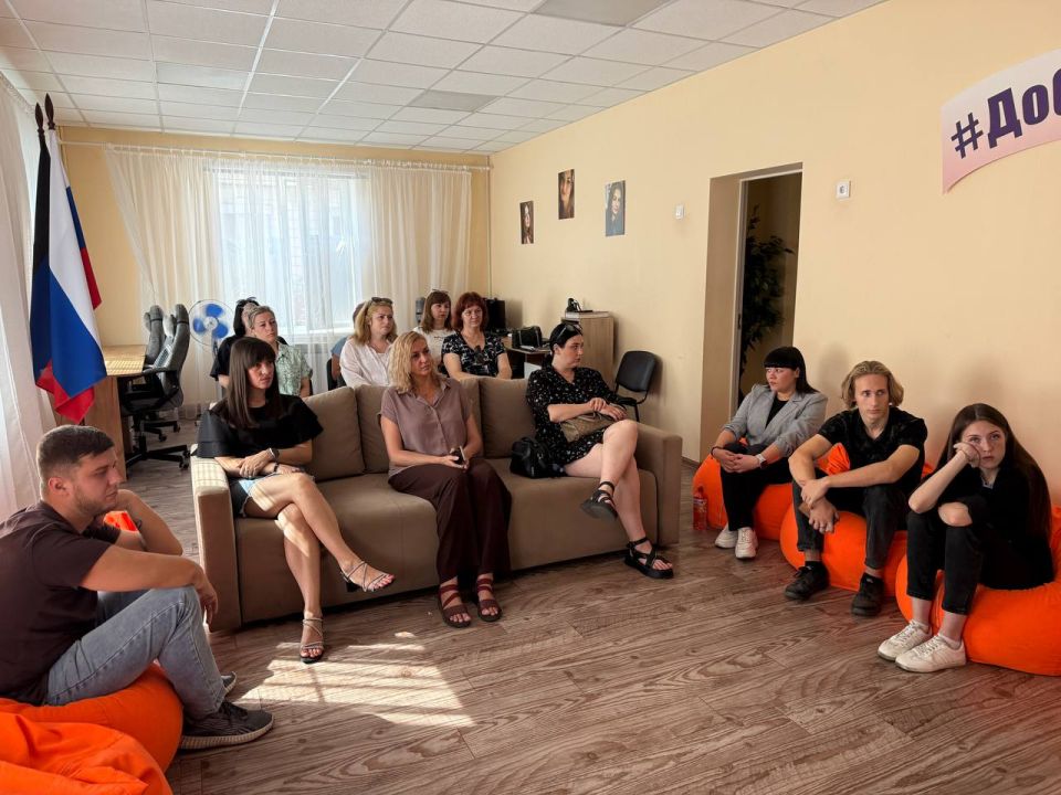 "Азы предпринимательства": Молодежь учится у практика "Азы предпринимательства": Молодежь учится у практика
