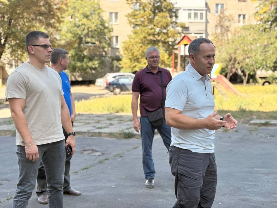 Александр Пеняев: Сегодня на ул. Школьной, 27 состоялся сход с жителями Александр Пеняев: Сегодня на ул. Школьной, 27 состоялся сход с жителями