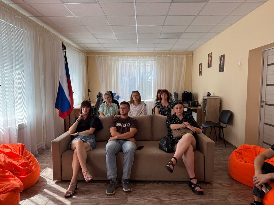 Сегодня в молодежном центре им. Марии Пироговой прошла важная встреча, посвященная старту второго сезона конкурса молодежных проектов «Росмолодежь.Гранты». Участникам сообщили о ключевых аспектах грантовой программы, включая... Сегодня в молодежном центре им. Марии Пироговой прошла важная встреча, посвященная старту второго сезона конкурса молодежных проектов «Росмолодежь.Гранты». Участникам сообщили о ключевых аспектах грантовой программы, включая...