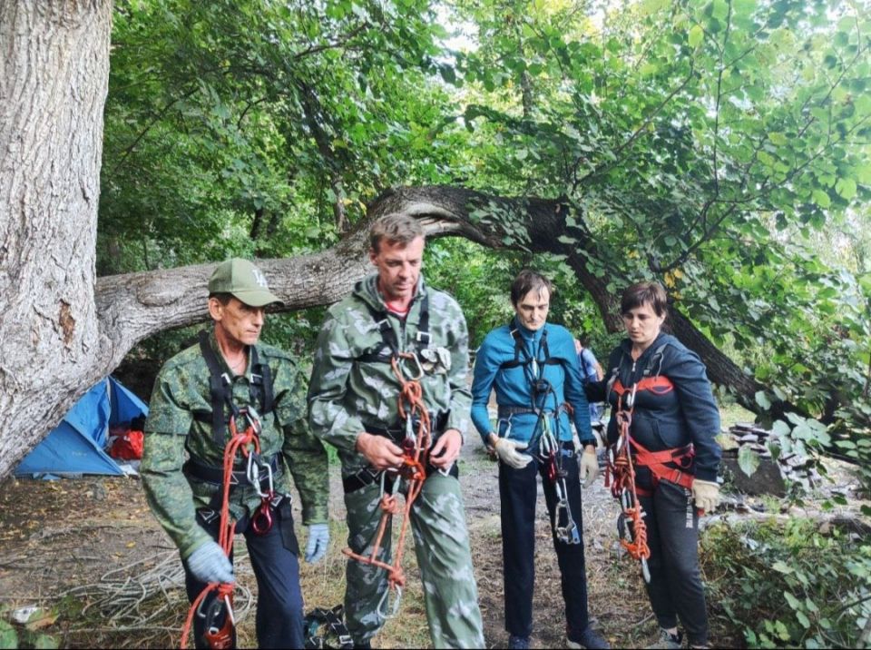 20 августа, члены Макеевской местной общественной организации общероссийской общественной организации инвалидов «Всероссийского ордена Трудового Красного Знамени общества слепых» в рамках партийного проекта «Единая страна —... 20 августа, члены Макеевской местной общественной организации общероссийской общественной организации инвалидов «Всероссийского ордена Трудового Красного Знамени общества слепых» в рамках партийного проекта «Единая страна —...