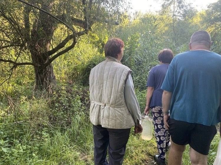 «Нужна хорошая физическая форма и одежда попроще»: как жители Донецка справляются с дефицитом воды «Нужна хорошая физическая форма и одежда попроще»: как жители Донецка справляются с дефицитом воды