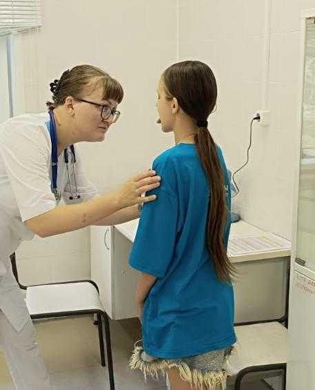 Югорские медики обследовали детей из Макеевки в лагере «Окуневские зори» Югорские медики обследовали детей из Макеевки в лагере «Окуневские зори»
