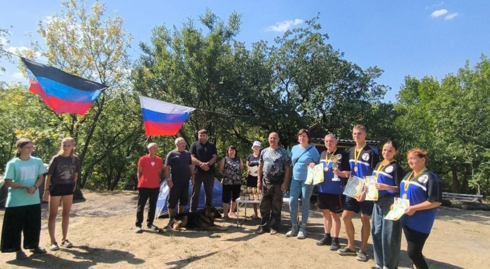 20 августа, члены Макеевской местной общественной организации общероссийской общественной организации инвалидов «Всероссийского ордена Трудового Красного Знамени общества слепых» в рамках партийного проекта «Единая страна —... 20 августа, члены Макеевской местной общественной организации общероссийской общественной организации инвалидов «Всероссийского ордена Трудового Красного Знамени общества слепых» в рамках партийного проекта «Единая страна —...