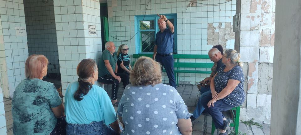 Заместитель председателя #Комитет_по_образованию_науке_культуре_и_делам_общественных_организаций Андрей Бедило (фракция «Единая Россия») продолжает работу на закрепленном за ним городском округе Торез Заместитель председателя #Комитет_по_образованию_науке_культуре_и_делам_общественных_организаций Андрей Бедило (фракция «Единая Россия») продолжает работу на закрепленном за ним городском округе Торез