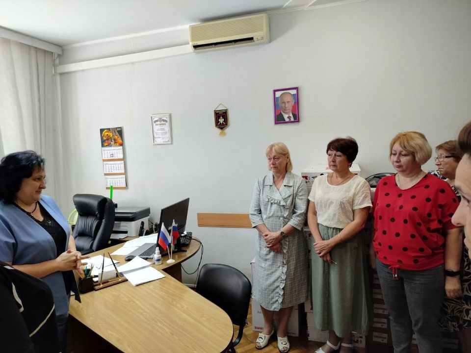 Встреча с коллективом управления труда и социальной защиты Ворошиловского района Встреча с коллективом управления труда и социальной защиты Ворошиловского района