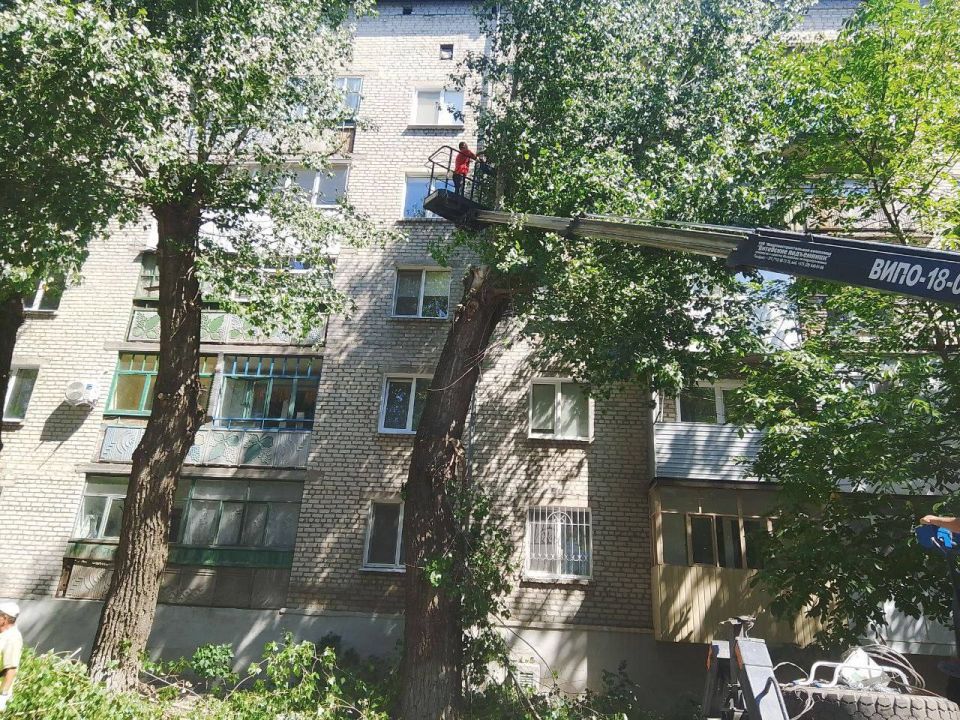 Константин Зинченко: Недавно совместно с представителями филиала «Единый региональный фонд по управлению многоквартирными домами» провёл встречу с жителями пгт Донское по ул. Менделеева, 12 Константин Зинченко: Недавно совместно с представителями филиала «Единый региональный фонд по управлению многоквартирными домами» провёл встречу с жителями пгт Донское по ул. Менделеева, 12