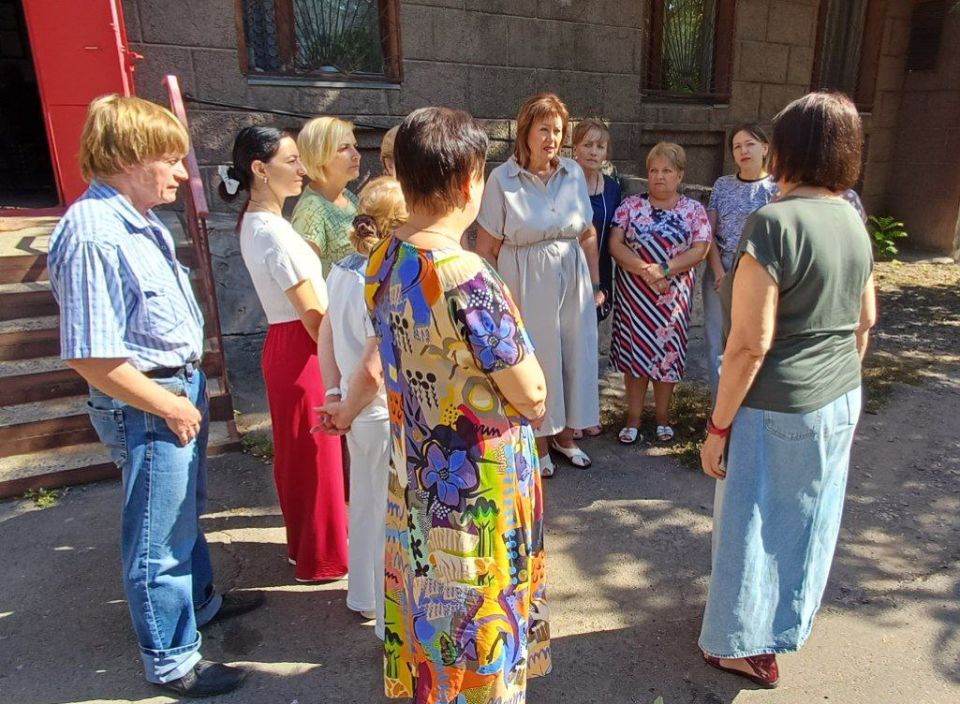 Валентин Левченко: Сегодня заместитель руководителя Управы Елена Михайловна Повалий провела встречу с коллективом филиала №7 ГБУ ДНР "Республиканский центр по предоставлению мер социальной поддержки" Валентин Левченко: Сегодня заместитель руководителя Управы Елена Михайловна Повалий провела встречу с коллективом филиала №7 ГБУ ДНР "Республиканский центр по предоставлению мер социальной поддержки"
