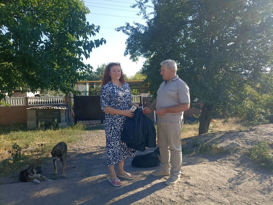 Глава муниципального образования Старобешевский муниципальный округ, Секретарь местного отделения Всероссийской политической партии «ЕДИНАЯ РОССИЯ» Николай Михайлов принял участие в акции «Собери ребенка в школу» Глава муниципального образования Старобешевский муниципальный округ, Секретарь местного отделения Всероссийской политической партии «ЕДИНАЯ РОССИЯ» Николай Михайлов принял участие в акции «Собери ребенка в школу»