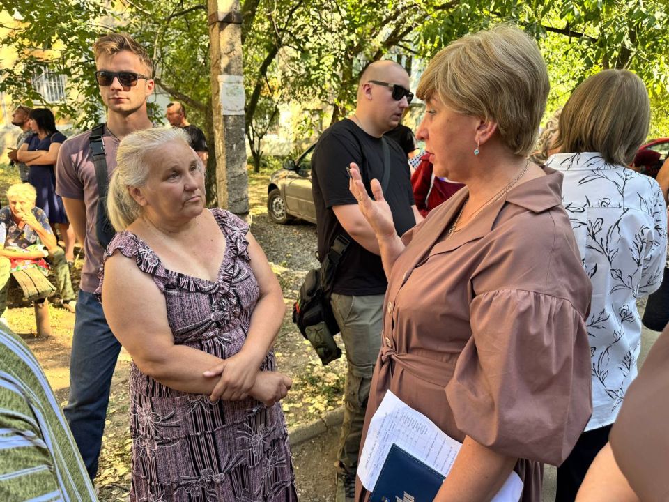 Елена Рязанцева: Действуем сообща: в Пролетарском районе продолжается диалог с жителями Елена Рязанцева: Действуем сообща: в Пролетарском районе продолжается диалог с жителями