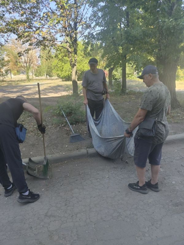Сегодня, 20.08.2025 года, силами сотрудников жилищно-коммунальных предприятий Пролетарского внутригородского района г. Донецка были выполнены следующие работы: Сегодня, 20.08.2025 года, силами сотрудников жилищно-коммунальных предприятий Пролетарского внутригородского района г. Донецка были выполнены следующие работы: