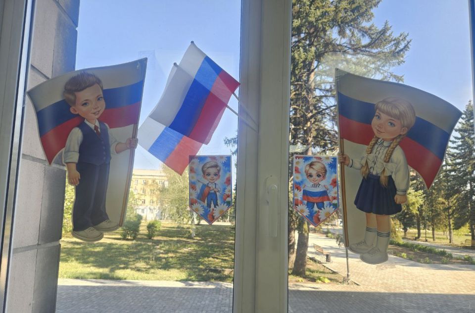 Диалог с жителями. Депутат Ясиноватского муниципального совета ДНР Сергиенко Владимир Александрович провел встречу с жителями улиц Школьной города Ясиноватая. В ходе встречи оказались насущные проблемы: подготовка к... Диалог с жителями. Депутат Ясиноватского муниципального совета ДНР Сергиенко Владимир Александрович провел встречу с жителями улиц Школьной города Ясиноватая. В ходе встречи оказались насущные проблемы: подготовка к...