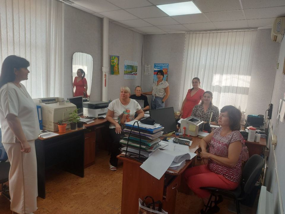 Заместитель Главы Администрации Мангушского муниципального округа Кошевая Алена Константиновна провела встречу с коллективом финансового управления Администрации Мангушского муниципального округа Заместитель Главы Администрации Мангушского муниципального округа Кошевая Алена Константиновна провела встречу с коллективом финансового управления Администрации Мангушского муниципального округа