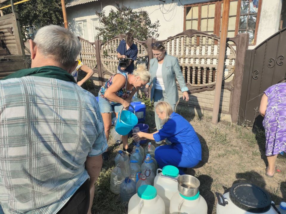 Председатель #Комитет_по_труду_занятости_социальной_политики_и_делам_ветеранов Клавдия Кульбацкая (фракция «Единая Россия») провела ряд встреч с жителями улицы Черногорская, микрорайона «Тихий», пос Председатель #Комитет_по_труду_занятости_социальной_политики_и_делам_ветеранов Клавдия Кульбацкая (фракция «Единая Россия») провела ряд встреч с жителями улицы Черногорская, микрорайона «Тихий», пос