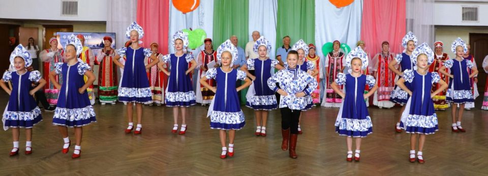 Праздничная программа «Яблочный Спас – будем рады видеть вас!» Праздничная программа «Яблочный Спас – будем рады видеть вас!»