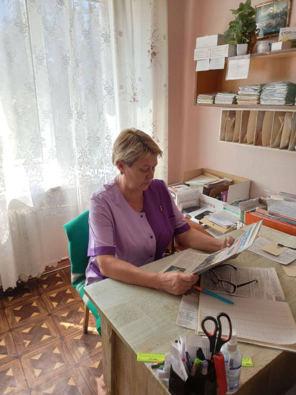 Секретарь первичного отделения «Единой России» Елена Лисовина совместно с заместителем главы администрации городского округа Иловайск Еленой Кочетовой обсудила с медиками поддержку городской больницы Секретарь первичного отделения «Единой России» Елена Лисовина совместно с заместителем главы администрации городского округа Иловайск Еленой Кочетовой обсудила с медиками поддержку городской больницы