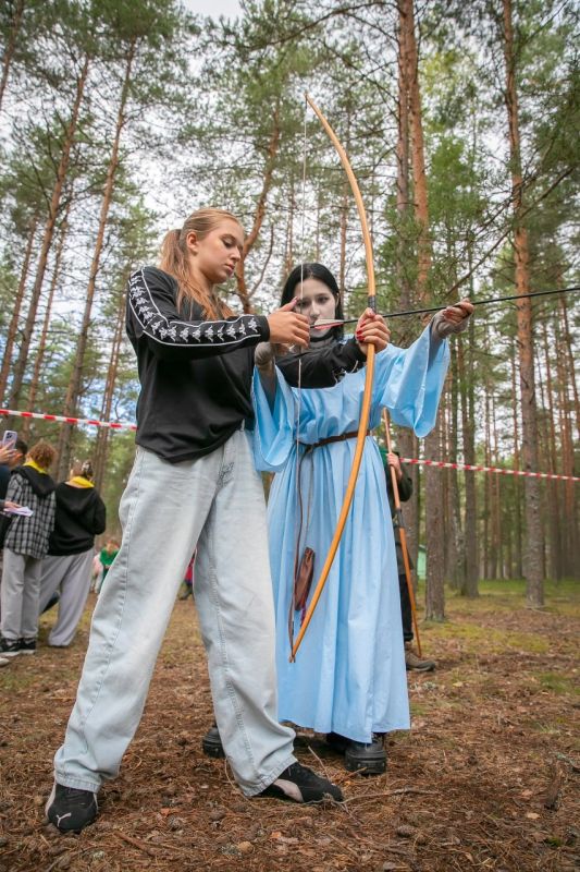В Санкт-Петербурге мариупольские педагоги посетили практический семинар, а школьники – историческую реконструкцию В Санкт-Петербурге мариупольские педагоги посетили практический семинар, а школьники – историческую реконструкцию