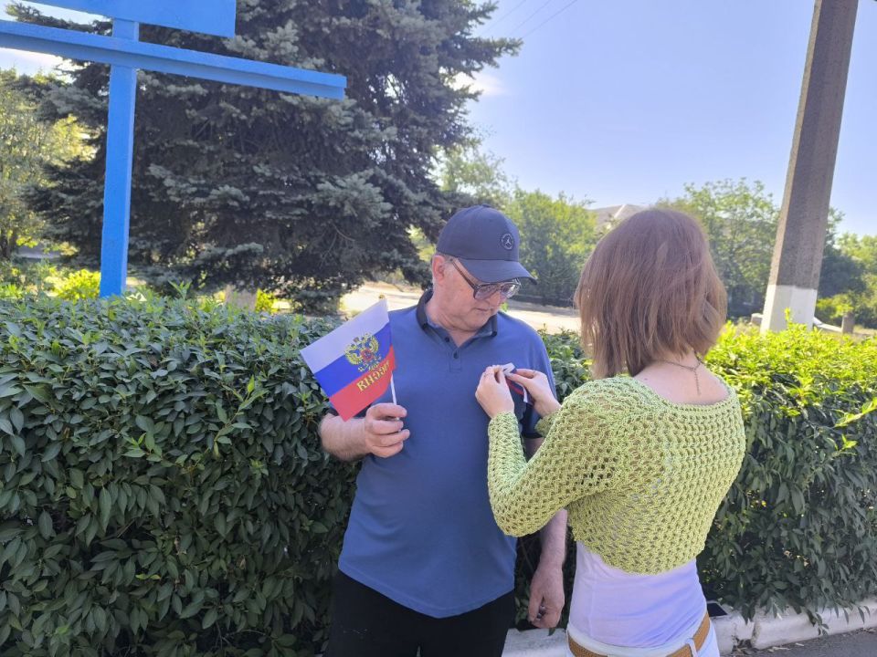 Иван Приходько: В Никитовском районе Горловки прошла патриотическая акция «Российский триколор» Иван Приходько: В Никитовском районе Горловки прошла патриотическая акция «Российский триколор»