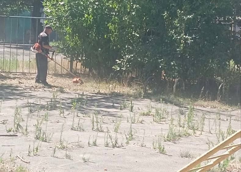 Силами сотрудников ГК ДОУ «Детский сад № 29 общеразвивающего вида городского округа Макеевка» при содействии индивидуального предпринимателя Алексея Боршош, были проведены работы по приведению территории учреждения в... Силами сотрудников ГК ДОУ «Детский сад № 29 общеразвивающего вида городского округа Макеевка» при содействии индивидуального предпринимателя Алексея Боршош, были проведены работы по приведению территории учреждения в...