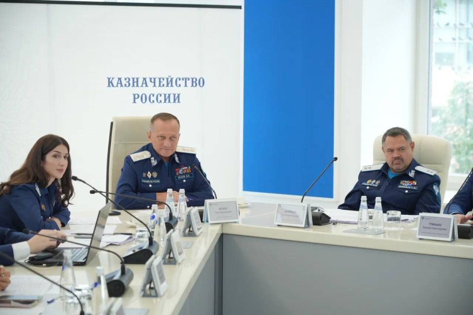 Заместитель руководителя Казначейства России Эли Исаев провел заседание Контрольной комиссии Федерального казначейства по рассмотрению результатов плановой проверки годового отчета об исполнении в 2024 году бюджета Донецкой... Заместитель руководителя Казначейства России Эли Исаев провел заседание Контрольной комиссии Федерального казначейства по рассмотрению результатов плановой проверки годового отчета об исполнении в 2024 году бюджета Донецкой...