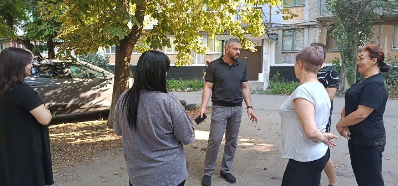 21 августа индивидуальный предприниматель Алексей Боршош провел встречи с жителями по адресам: 2 микрорайон, д. 11, ул. Толстого, 7 21 августа индивидуальный предприниматель Алексей Боршош провел встречи с жителями по адресам: 2 микрорайон, д. 11, ул. Толстого, 7