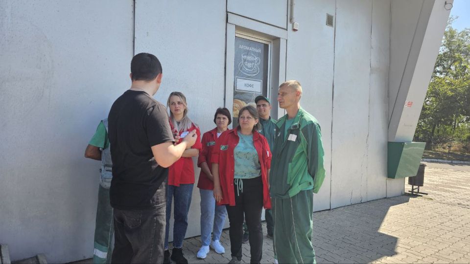 Встреча члена Общественного совета с коллективом АЗС Встреча члена Общественного совета с коллективом АЗС