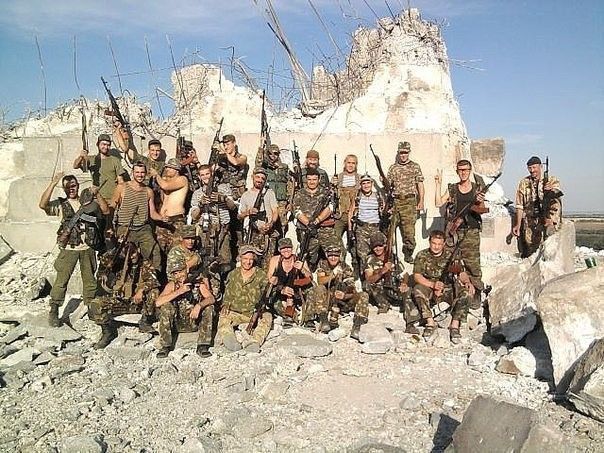 Возложение цветов к Вечному огню на Саур-Могиле Возложение цветов к Вечному огню на Саур-Могиле