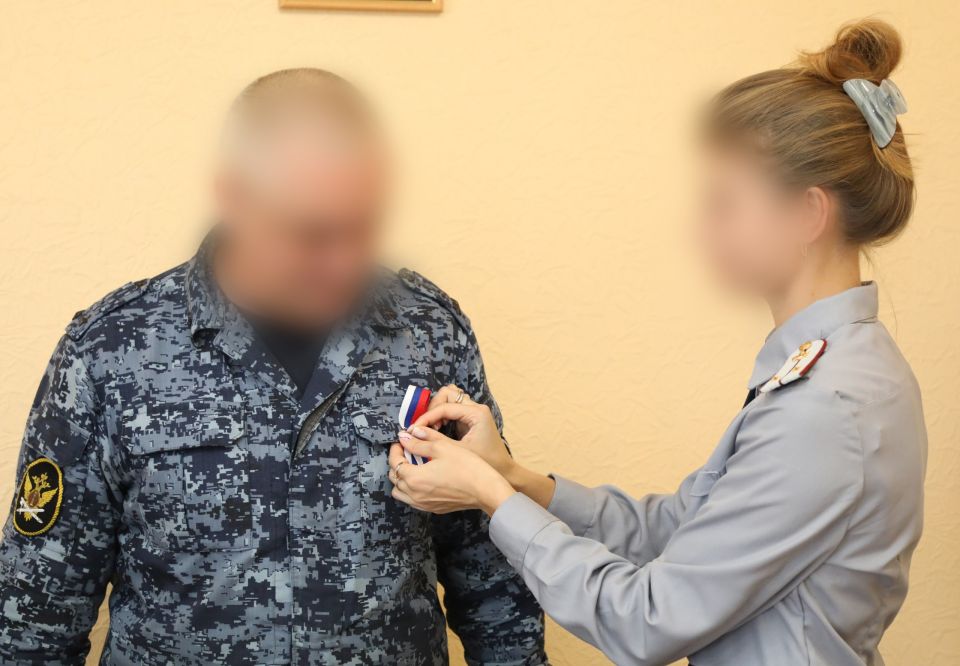 Акция ко Дню Государственного флага Российской Федерации состоялась в ГУФСИН России по ДНР Акция ко Дню Государственного флага Российской Федерации состоялась в ГУФСИН России по ДНР