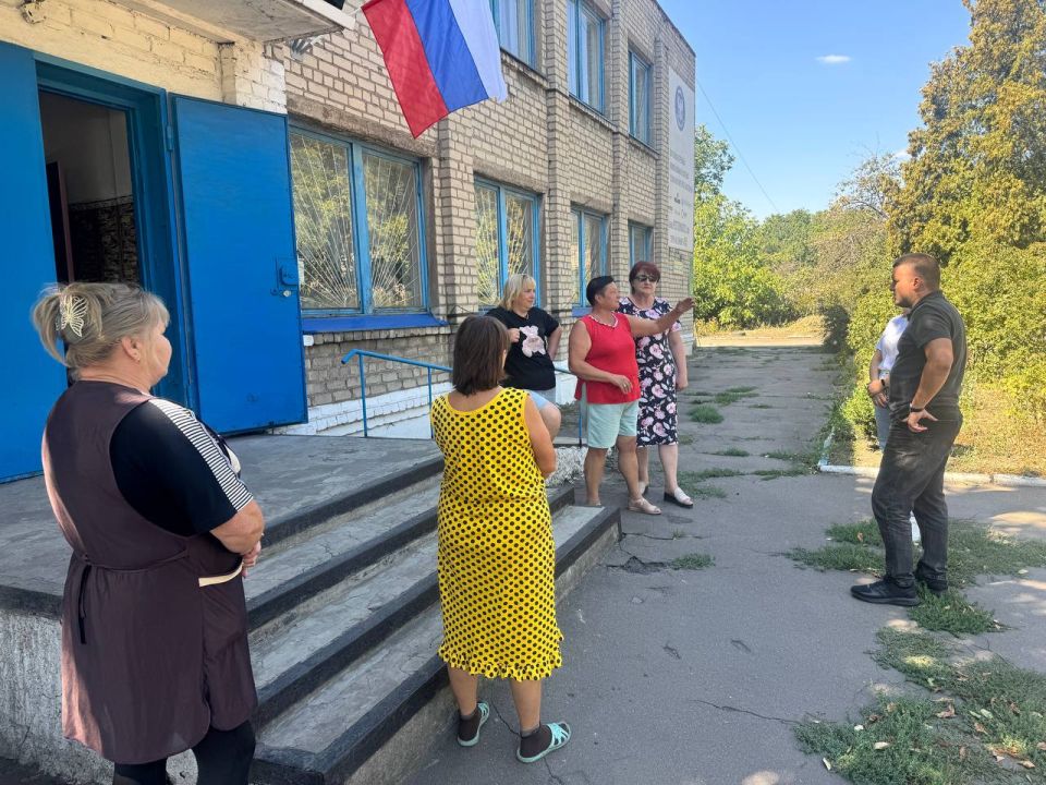 В рамках партпроекта Единой России «Городская среда» прошла встреча с жителями пгт В рамках партпроекта Единой России «Городская среда» прошла встреча с жителями пгт