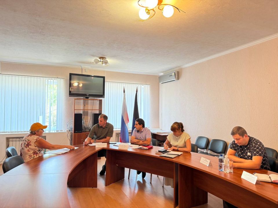 Александр Шатов ответил на вопросы жителей Ждановки Александр Шатов ответил на вопросы жителей Ждановки