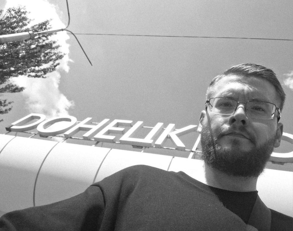 Эксклюзивное интервью военкора агентства ANNA NEWS Марии Коледа с Матвеем Раздельным – поэтом, прозаиком, публицистом, литературным критиком, одним из кураторов Литературной мастерской Захара Прилепина, участником СВО в... Эксклюзивное интервью военкора агентства ANNA NEWS Марии Коледа с Матвеем Раздельным – поэтом, прозаиком, публицистом, литературным критиком, одним из кураторов Литературной мастерской Захара Прилепина, участником СВО в...