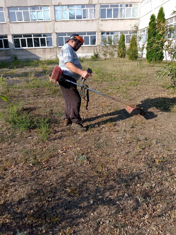 Наталья Великодная: Сегодня, 21 августа, в рамках партийного проекта Единой России "Городская среда", а также традиционной экологической акции «Чистый четверг» жители населенных пунктов Тельмановского округа приняли участие... Наталья Великодная: Сегодня, 21 августа, в рамках партийного проекта Единой России "Городская среда", а также традиционной экологической акции «Чистый четверг» жители населенных пунктов Тельмановского округа приняли участие...