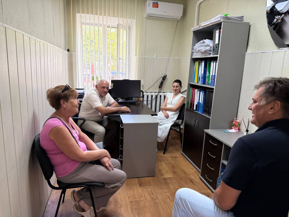 Сегодня председатель Мангушского муниципального совета, член фракции Всероссийской политической партии «Единая Россия» в Мангушском муниципальном совете, координатор проекта «Старший брат» партии «Единая Россия» Ставрулов... Сегодня председатель Мангушского муниципального совета, член фракции Всероссийской политической партии «Единая Россия» в Мангушском муниципальном совете, координатор проекта «Старший брат» партии «Единая Россия» Ставрулов...