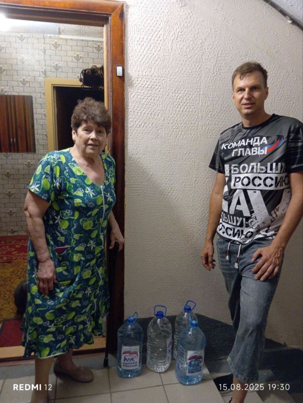 Единая Россия: помощь водой по зову сердца! Единая Россия: помощь водой по зову сердца!