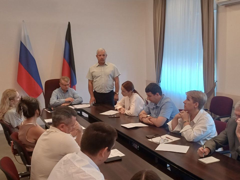 Общественный совет заработал при Министерстве сельского хозяйства, пищевой и перерабатывающей промышленности Донецкой Народной Республики Общественный совет заработал при Министерстве сельского хозяйства, пищевой и перерабатывающей промышленности Донецкой Народной Республики