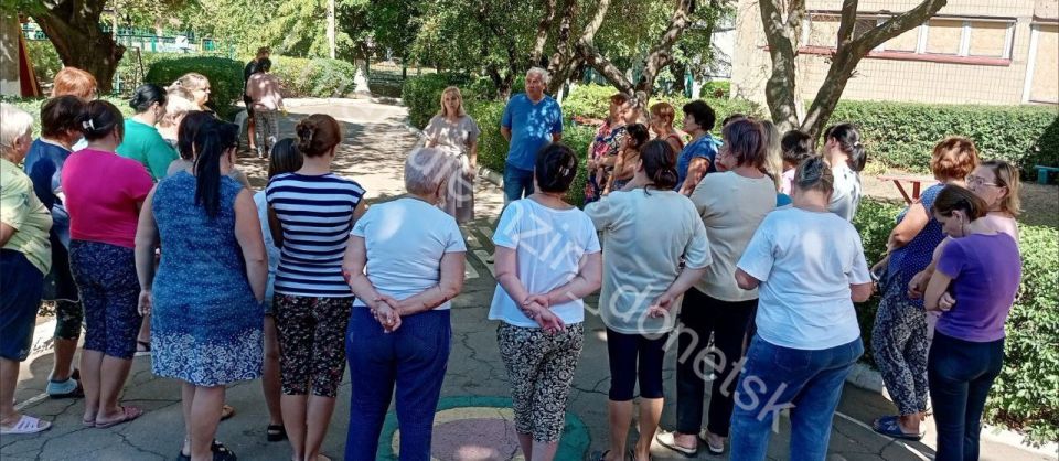 Алексей Кулемзин: В Донецке прошли встречи населения с представителями Управ внутригородских районов, на которых обсуждался ряд ключевых тем: Алексей Кулемзин: В Донецке прошли встречи населения с представителями Управ внутригородских районов, на которых обсуждался ряд ключевых тем:
