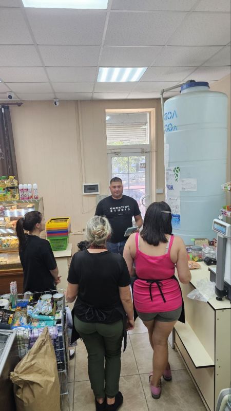 Вчера, 20.08.2025 года, председатель Мангушского муниципального совета, член фракции Всероссийской политической партии «Единая Россия» в Мангушском муниципальном совете, координатор проекта «Старший брат» партии «Единая... Вчера, 20.08.2025 года, председатель Мангушского муниципального совета, член фракции Всероссийской политической партии «Единая Россия» в Мангушском муниципальном совете, координатор проекта «Старший брат» партии «Единая...