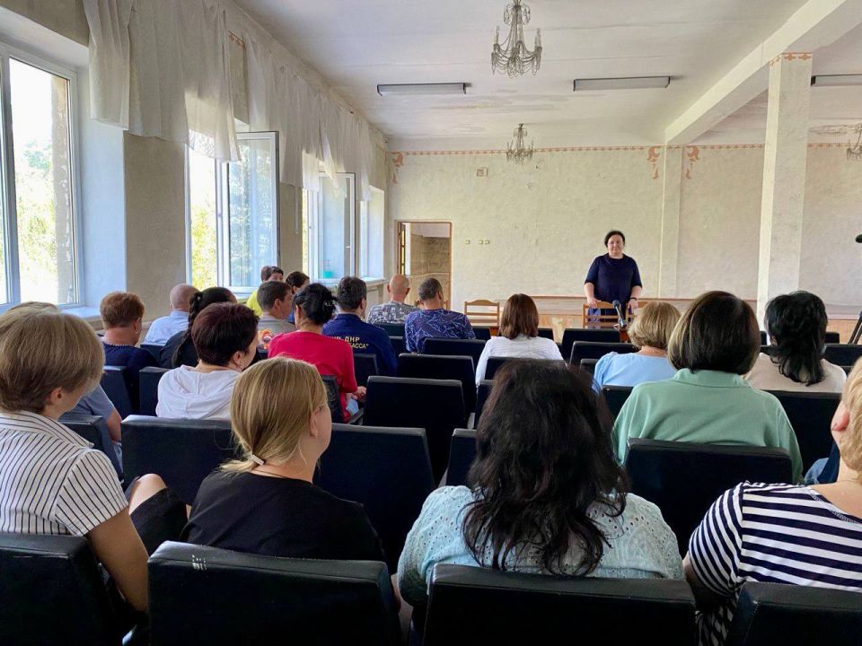 Виктория Жукова: Провела встречу с трудовым коллективом Филиала "Харцызское ПУВКХ" ГУП ДНР "Вода Донбасса" Виктория Жукова: Провела встречу с трудовым коллективом Филиала "Харцызское ПУВКХ" ГУП ДНР "Вода Донбасса"