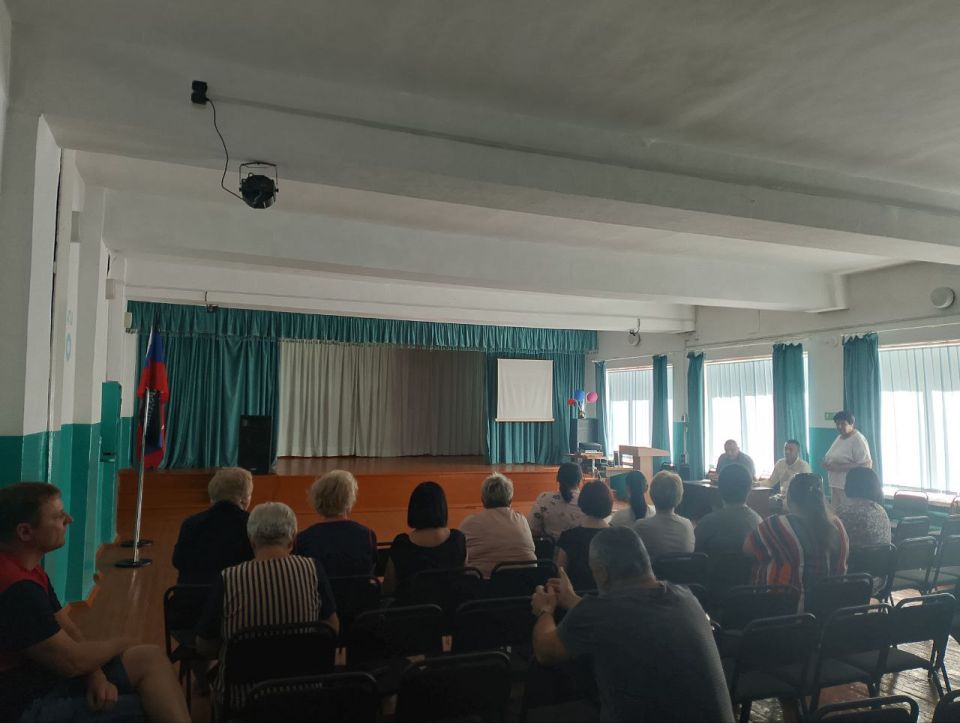 Проведена встреча с трудовым коллективом Мирненской школы Проведена встреча с трудовым коллективом Мирненской школы