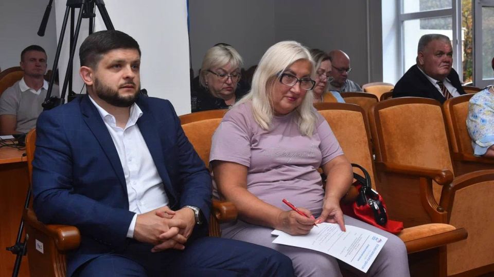 Сергей Прокопенко: Сегодня провели рабочее совещание совета руководителей фракций Партии "ЕДИНАЯ РОССИЯ" Сергей Прокопенко: Сегодня провели рабочее совещание совета руководителей фракций Партии "ЕДИНАЯ РОССИЯ"