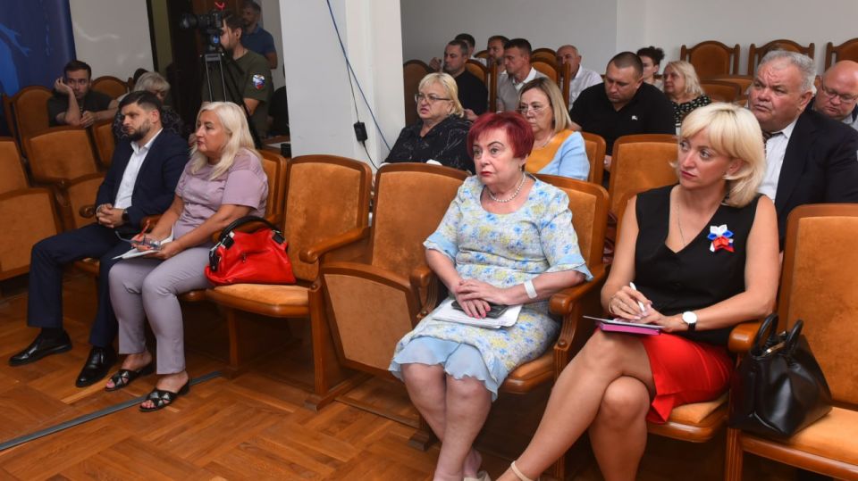 Проблемы людей — в центре внимания Проблемы людей — в центре внимания
